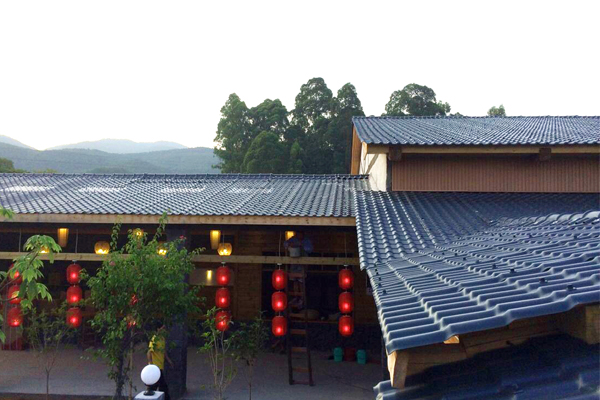 合成樹脂瓦節(jié)省屋面工程鋪裝材料和鋪裝時間 合成樹脂瓦節(jié)省屋面工程鋪裝材料和鋪裝時間